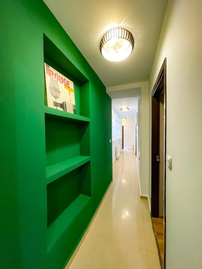 Апартаменты Cool Flat With Hot Tub In The Old Town Бухарест Экстерьер фото